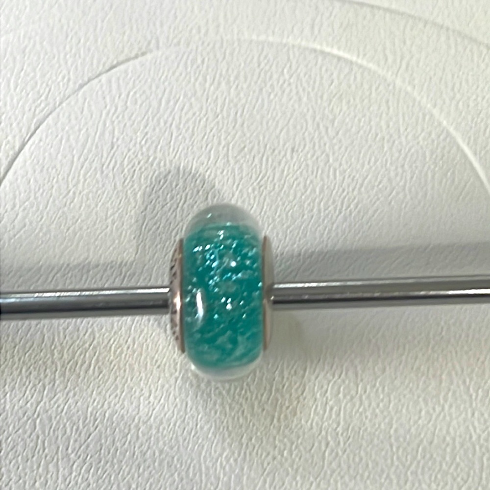 Retired Pandora Disney Ariel Murano glass *glows in the dark